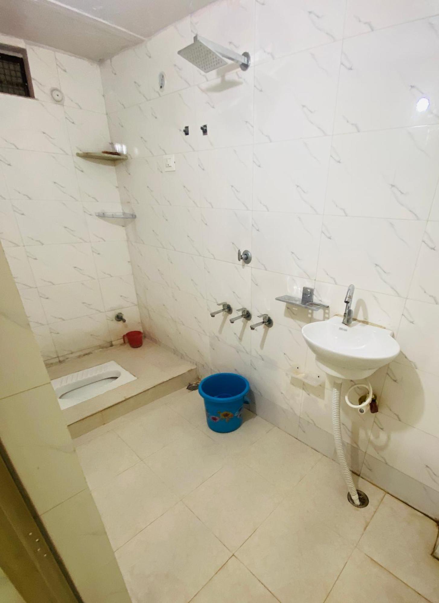 Nirupam Sadan Homestay Vrindāvan المظهر الخارجي الصورة